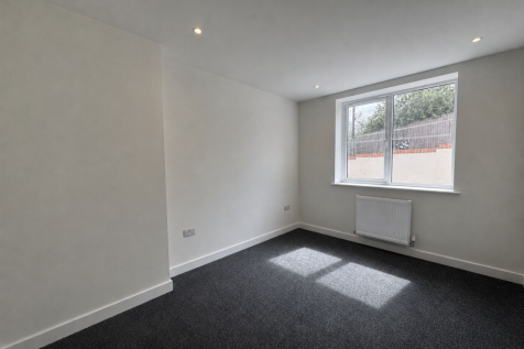 1118 Wimborne Road, Bournemouth, BH10 photo 4