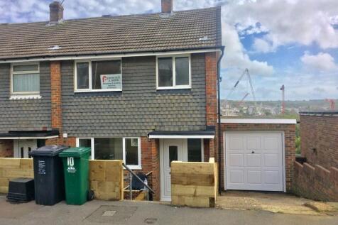 4-bed semi-detached on Lambourne Close, Brighton, £2,426/mo