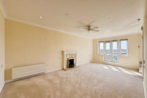 Lounge/dining area