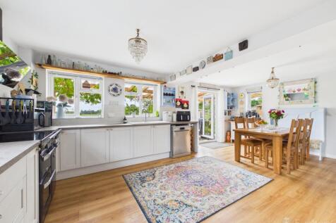 Kitchen diner- Mark Stephens EweMove Newmarket and
