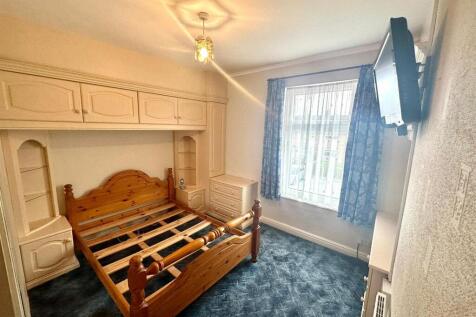 Wadsworth Road, Bramley, Rotherham photo 4