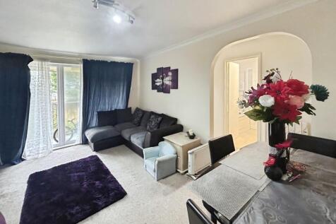 Living Room/Dining