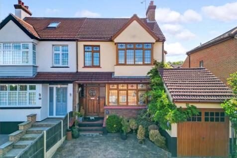 Rayleigh, SS6 - property photo