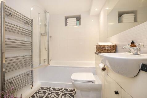 Maple Road London KT6 photo 3