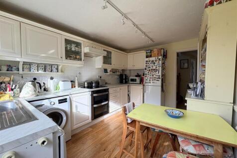 Kitchen/Breakfast Area