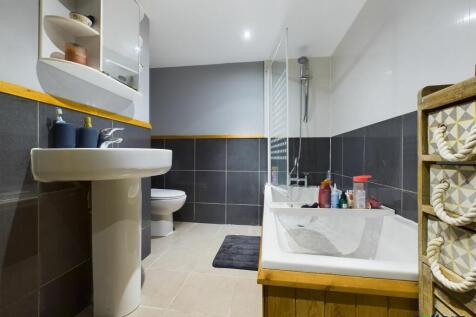 Apartment 3 - Bathroom