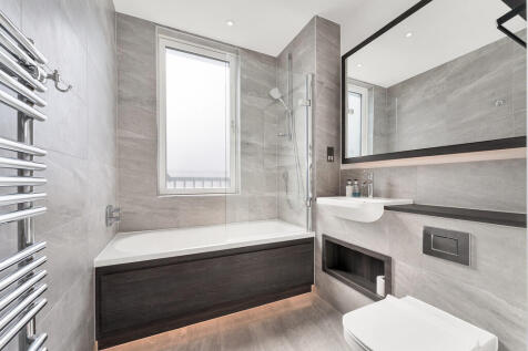 1st Floor Bathroo...