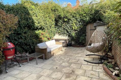 Rear Patio Garden