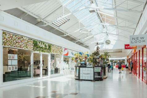 Retail Property (Shopping Centre) to rent Image 3