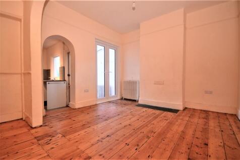 Gloucester Road Littlehampton BN17 photo 3