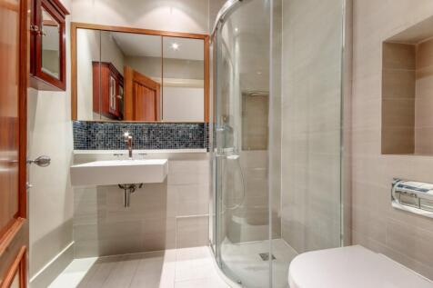 En Suite Shower Rm