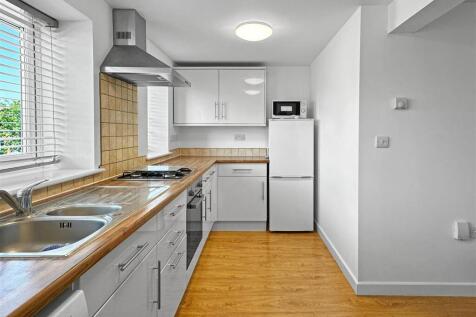 Kitchen 2.jpg