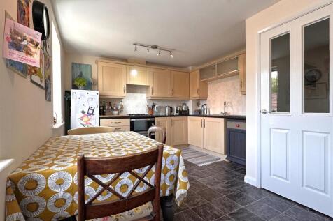 First Floor Dining Kitchen 148