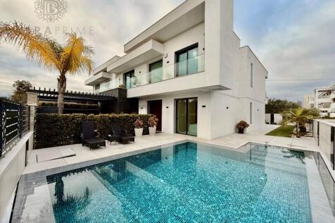 Panorama Villa with 4 Bedrooms in Almancil
