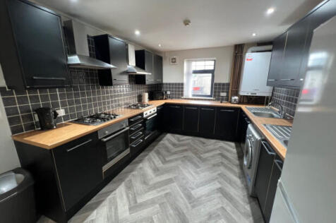 7-bed flat on Mundy Place Cardiff, £4,340/mo