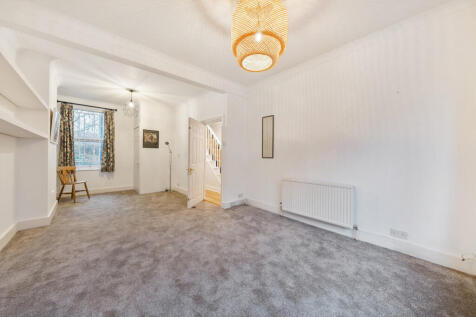 1383990-3-692d679...