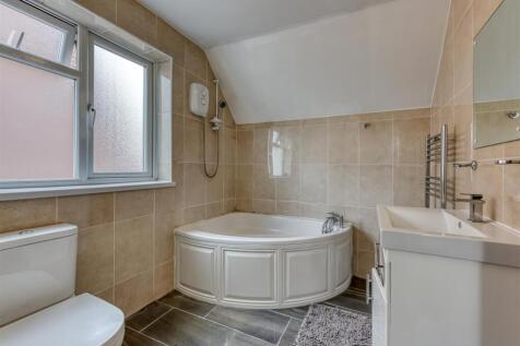 27 Mount Road-FEB25-bath.jpg