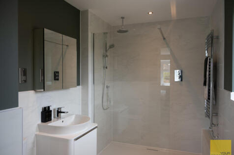 redrow---the-henley---main-bedroom-en-suite---6726