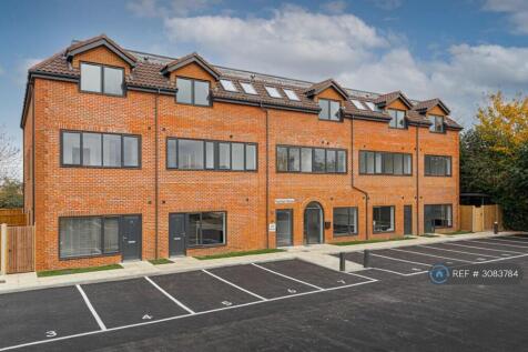 1-bed flat on Fountain House, Leatherhead, KT22, £1,350/mo