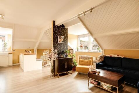 Sitting/Dining Room
