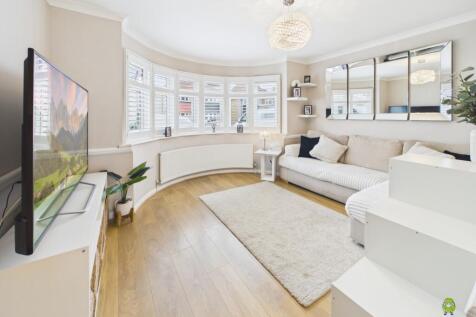 Presented by Clinton at EweMove Bexleyheath and Da
