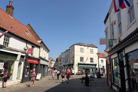 Retail Property (high street) to rent Image 3