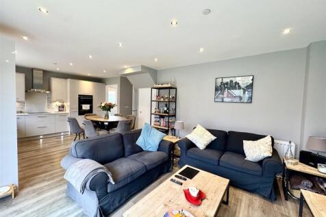 KITCHEN/DINING/FAMILY ROOM