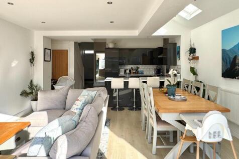 Open Plan Lounge/Dining/Kitchen