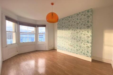 Living room (Large).jpg