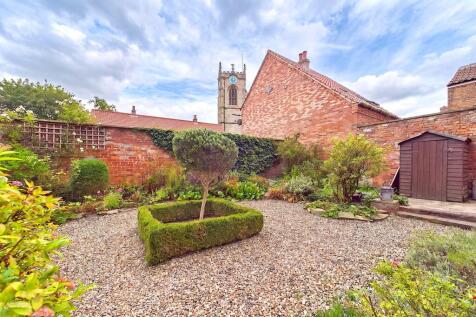 4 Chapmangate - Garden2
