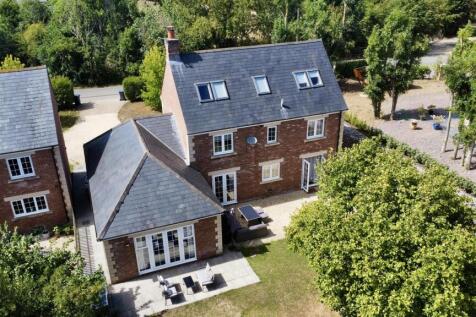 dji_fly_20250808_143202_973_1754662207395_photo_op