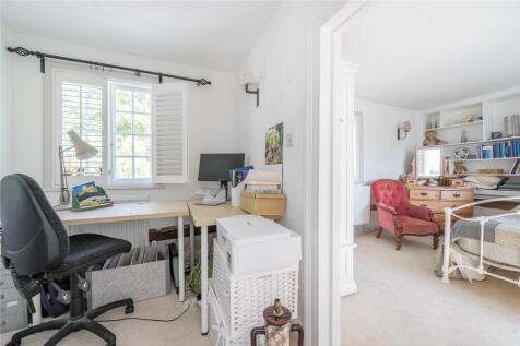 Dressing Room-Office