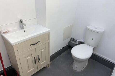 toilet.jpg