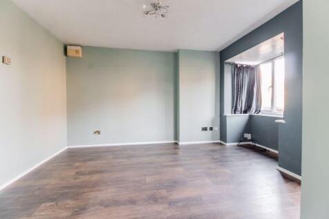 Lindisfarne Close, Eynesbury, St. Neots photo 3