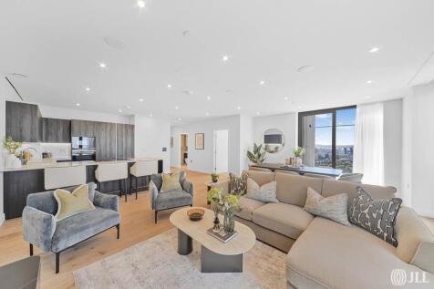 Exceptional PENTHOUSE 3 BEDROOM 3 BATHROOM available NOW at TwelveTrees Park with panoramic London views from a private south-facing terrace. Premium specification throughout with integrated Siemens k