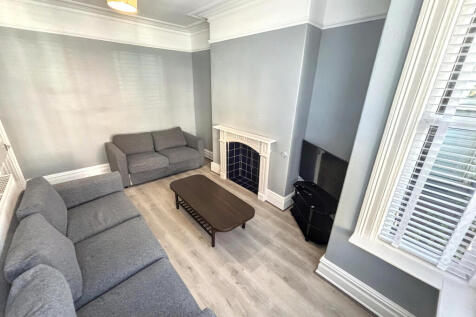 Morris Grove, Kirkstall, Leeds, West Yorkshire photo 4