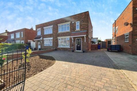 Doncaster, DN5 - property photo