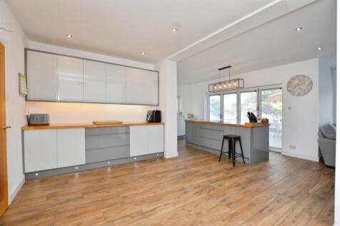 Open plan kitchen/diner/sitting room