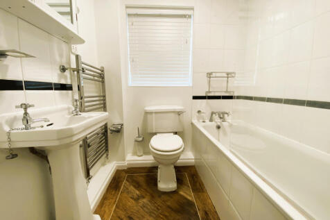 Cairnwell Road, Oldham, Lancashire, OL9 photo 4