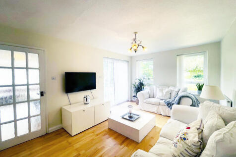 Felbridge Avenue, Pound Hill, Crawley photo 5