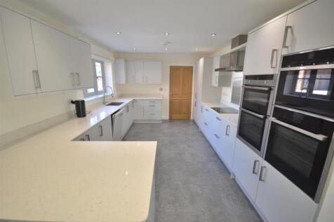 Kitchen #.JPG