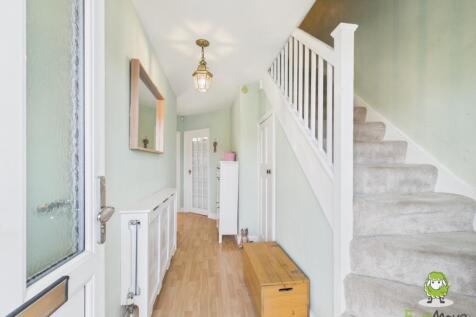 EweMove Estate Agents Basingstoke - 42 Kingsclere 