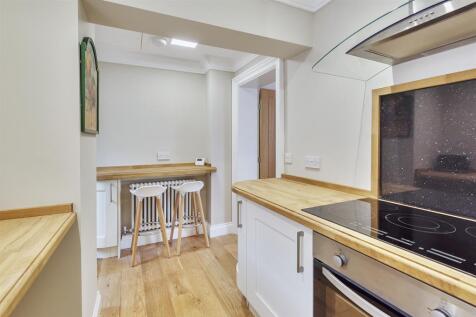 Apartment 1, The Old Police House, 2 Court Road, Snaith, DN14 9JL photo 4