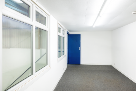 Commercial Property to rent Image 6