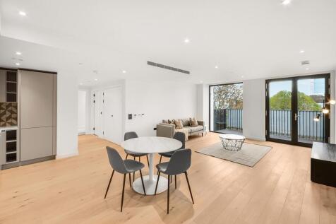 Clarendon Court 