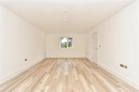 heights 3 lounge ...