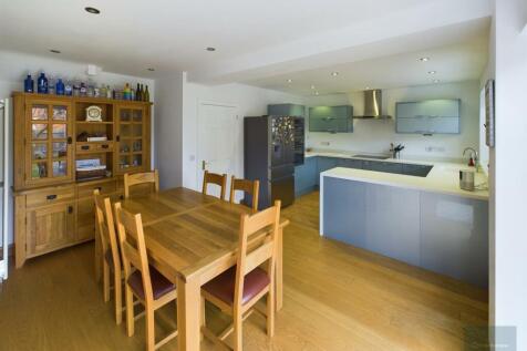 CAM02558G0-PR0218-ST