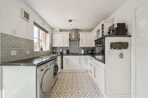 Kitchen/ Dining Room