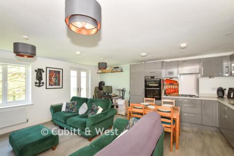 Lounge/ Diner/ Kitchen