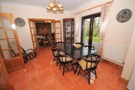 Kitchen / Dining Family room